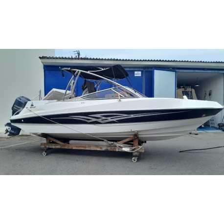 Lancha Ventura V300 Crossover