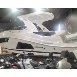 Lancha Ventura V300 Day Cruiser
